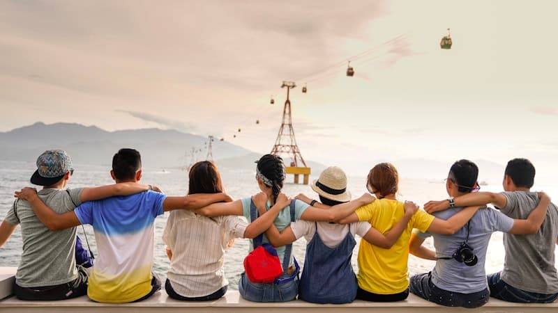 How to Make Small Talk in English (Without It Being Awkward)